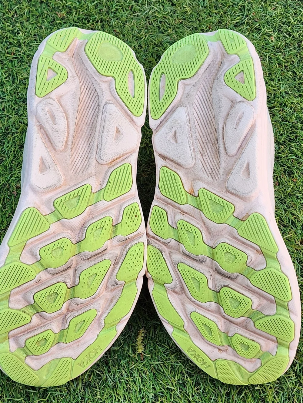 HOKA CLIFTON 9 - Womens Athletic Shoes - SIZE 9.5B